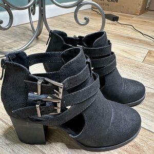 J Adam’s Cut Out Ankle Booties Low Stacked Wooden Heel Western Round Boot size 8